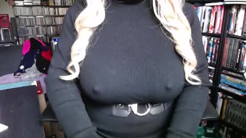 Snapshot of aspen_vale chatting on 09.18.25 Aspen Vale online show from 09.18.25