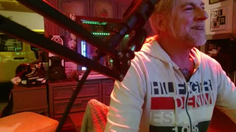 SIR WILLIAM online show from 09.10.25