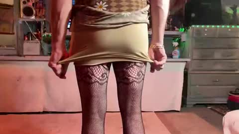 SIR WILLIAM online show from 12.20.25