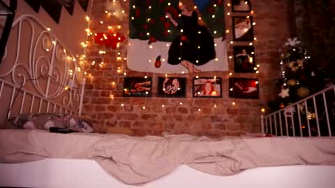 Eva online show from 12.23.25