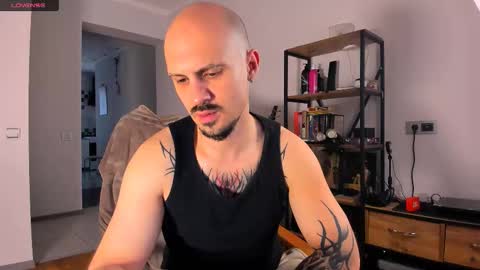 Snapshot of asshunter4k chatting on 10.30.25 asshunter4k online show from 10.30.25