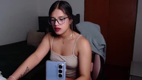 Snapshot of assu_18 chatting on 12.03.25 Ash online show from 12.03.25