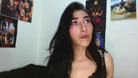 Snapshot of asterothxznikki chatting on 12.17.24 Asterothxznikki online show from 12.17.24