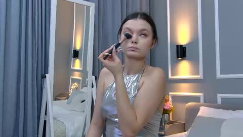 Aster Quinn online show from 02.05.26