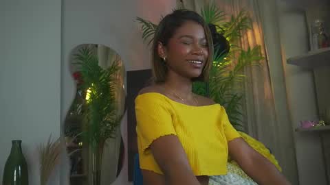 Snapshot of astrea_1 chatting on 10.10.25 Astrea online show from 10.10.25