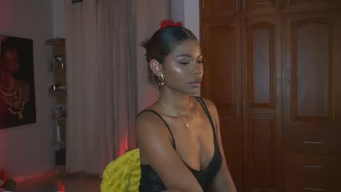 Snapshot of astrea_1 chatting on 11.11.25 Astrea online show from 11.11.25