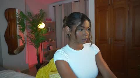 Snapshot of astrea_1 chatting on 12.05.25 Astrea online show from 12.05.25