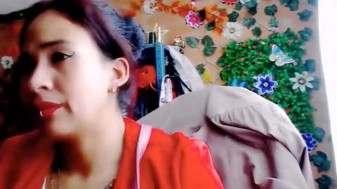 astrid_hauser66 online show from 12.17.25