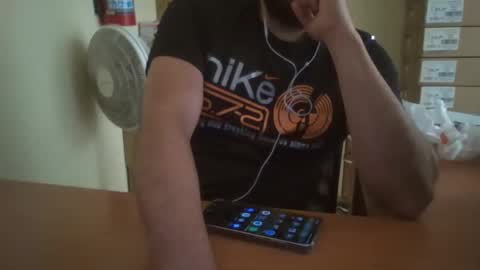 Snapshot of astro_boy_01 chatting on 01.06.25 astro_boy_01 online show from 01.06.25