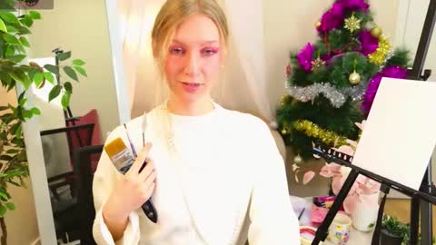 Snapshot of asyalumi chatting on 12.18.25 Asya online show from 12.18.25