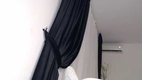 Snapshot of asyax chatting on 12.14.24 Assya online show from 12.14.24