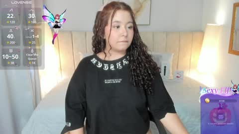 Snapshot of atena_cuteee chatting on 02.01.25 sofia online show from 02.01.25