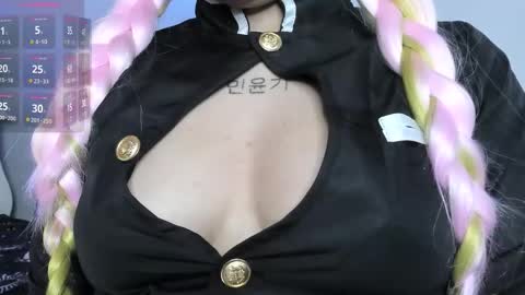 Snapshot of atena_hill chatting on 10.08.25 Athena online show from 10.08.25