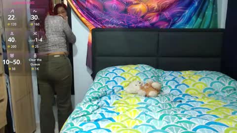 Snapshot of atena_messy chatting on 10.23.25 atena messy online show from 10.23.25