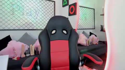 Snapshot of atenea_klett_ chatting on 02.03.25 ATENEA online show from 02.03.25