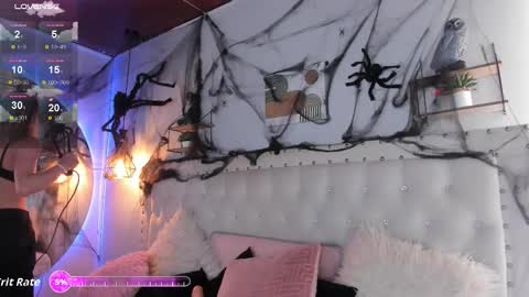 Snapshot of atenea_klett_ chatting on 10.18.25 ATENEA online show from 10.18.25