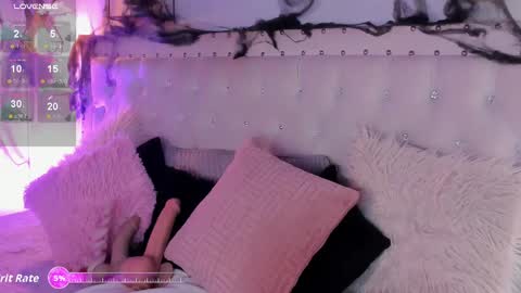 Snapshot of atenea_klett_ chatting on 10.29.25 ATENEA online show from 10.29.25