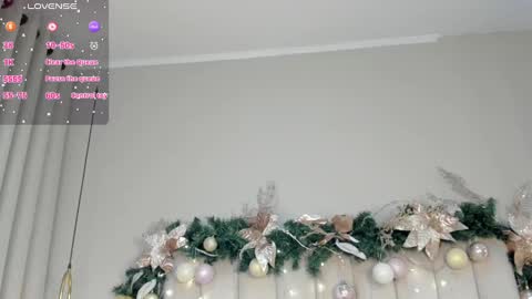 Snapshot of atenea_roberts chatting on 12.17.24 ATENEA ROBERTS Sofia online show from 12.17.24