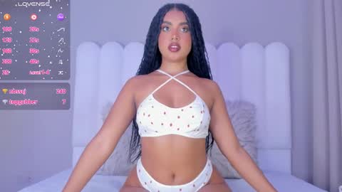 Snapshot of atenea_roberts chatting on 09.18.25 ATENEA ROBERTS Sofia online show from 09.18.25