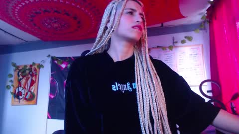 Atenea online show from 10.27.25