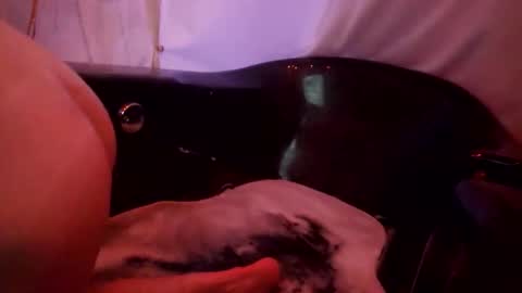 Snapshot of athandrew chatting on 11.24.25 jonnyandrew online show from 11.24.25