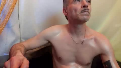 Snapshot of athandrew chatting on 11.27.25 jonnyandrew online show from 11.27.25