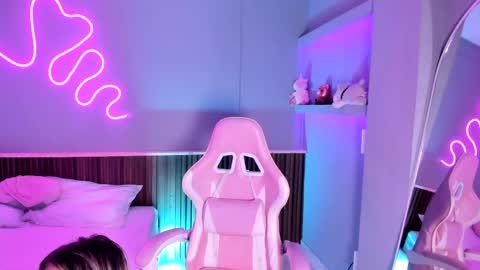 athenea__fox online show from 04.15.26