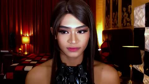 Snapshot of athisamoore chatting on 11.11.25 athisamoore online show from 11.11.25