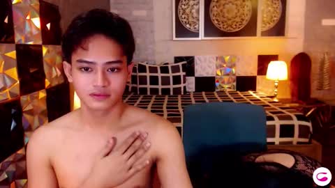 Snapshot of athisamoore chatting on 11.24.25 athisamoore online show from 11.24.25