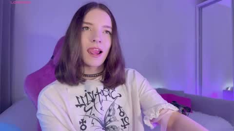 Snapshot of atomsyvuu chatting on 04.19.26 Tilda or Tilly online show from 04.19.26