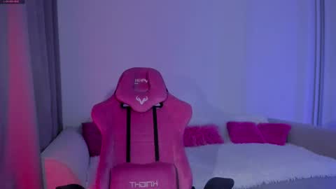 Snapshot of atomsyvuu chatting on 05.18.26 Tilda or Tilly online show from 05.18.26