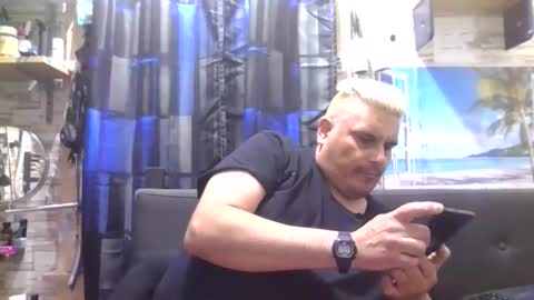 A online show from 01.03.25