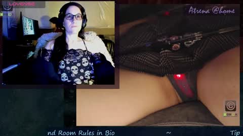 Snapshot of atrena chatting on 11.20.25 Atrena online show from 11.20.25