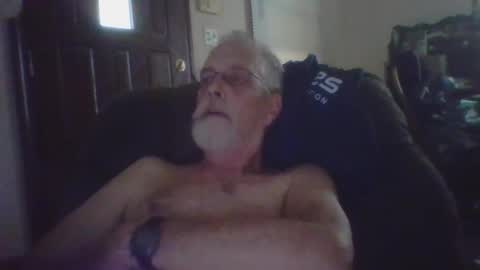 Snapshot of atsluber chatting on 09.25.25 atsluber online show from 09.25.25