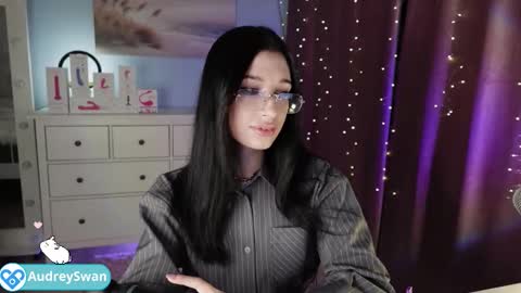 Mary online show from 12.20.25