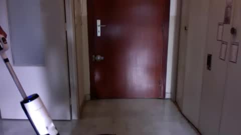 Snapshot of auguste061400 chatting on 10.27.25 auguste061400 online show from 10.27.25