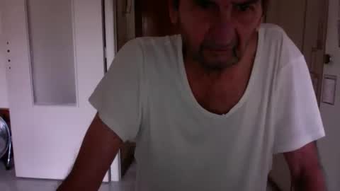 Snapshot of auguste061400 chatting on 11.06.25 auguste061400 online show from 11.06.25