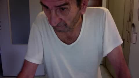 Snapshot of auguste061400 chatting on 11.07.25 auguste061400 online show from 11.07.25