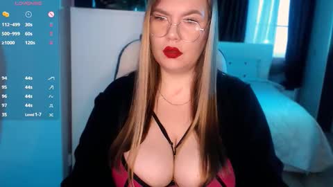 Aura FOLLOW ME online show from 01.14.26