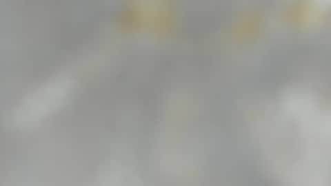 Monii Yi online show from 01.08.25