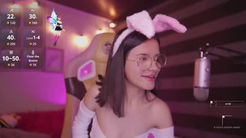 Snapshot of aura_rouss chatting on 11.05.25 aura_rouss online show from 11.05.25