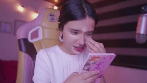 Snapshot of aura_rouss chatting on 11.08.25 aura_rouss online show from 11.08.25