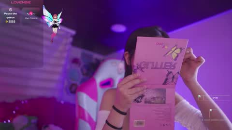 Snapshot of aura_rouss chatting on 11.12.25 aura_rouss online show from 11.12.25