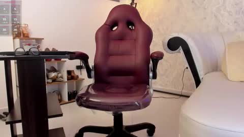 Aura sanders online show from 03.11.26