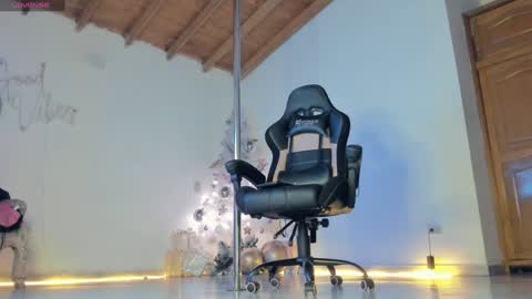 Snapshot of aurabonett chatting on 12.11.24 aura online show from 12.11.24