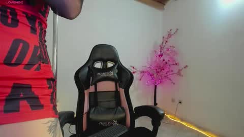 Snapshot of aurabonett chatting on 09.14.25 aura online show from 09.14.25