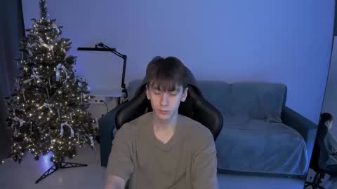 Snapshot of auracrye chatting on 01.09.25 auracrye online show from 01.09.25