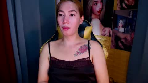 Miss awra online show from 10.16.25