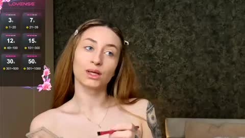 Snapshot of auram00n chatting on 04.19.26 Aura online show from 04.19.26