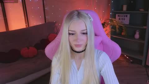 Aura online show from 04.03.26